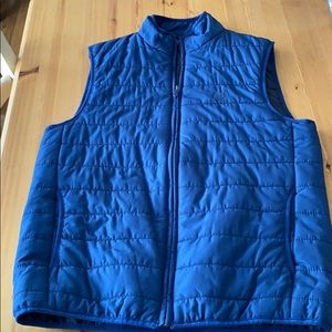 Chaps Men’s sleeveless navy vest